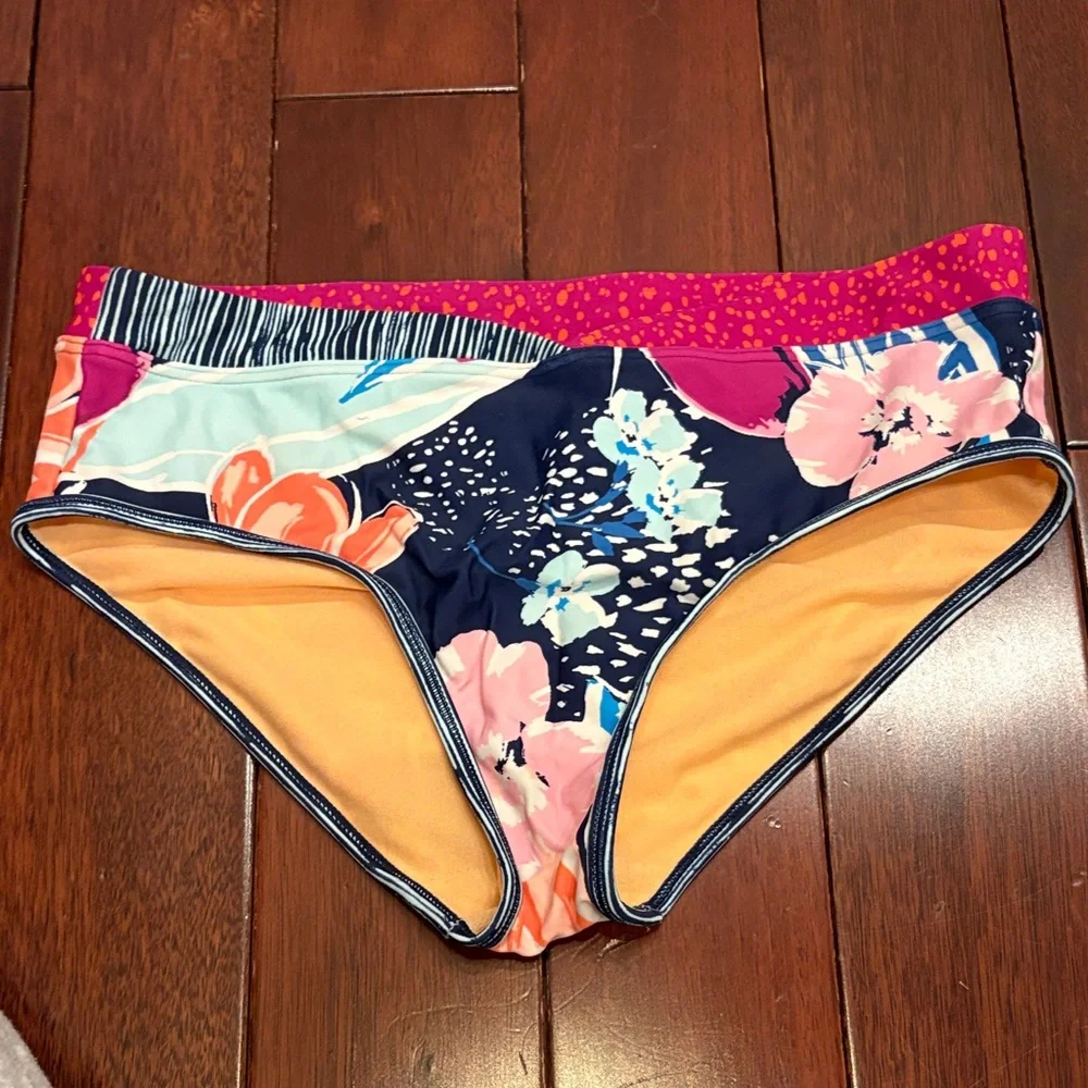 Athleta Girls Floral Navy Pink Two-Piece Swim Set with Shorts - Picture 5 of 8